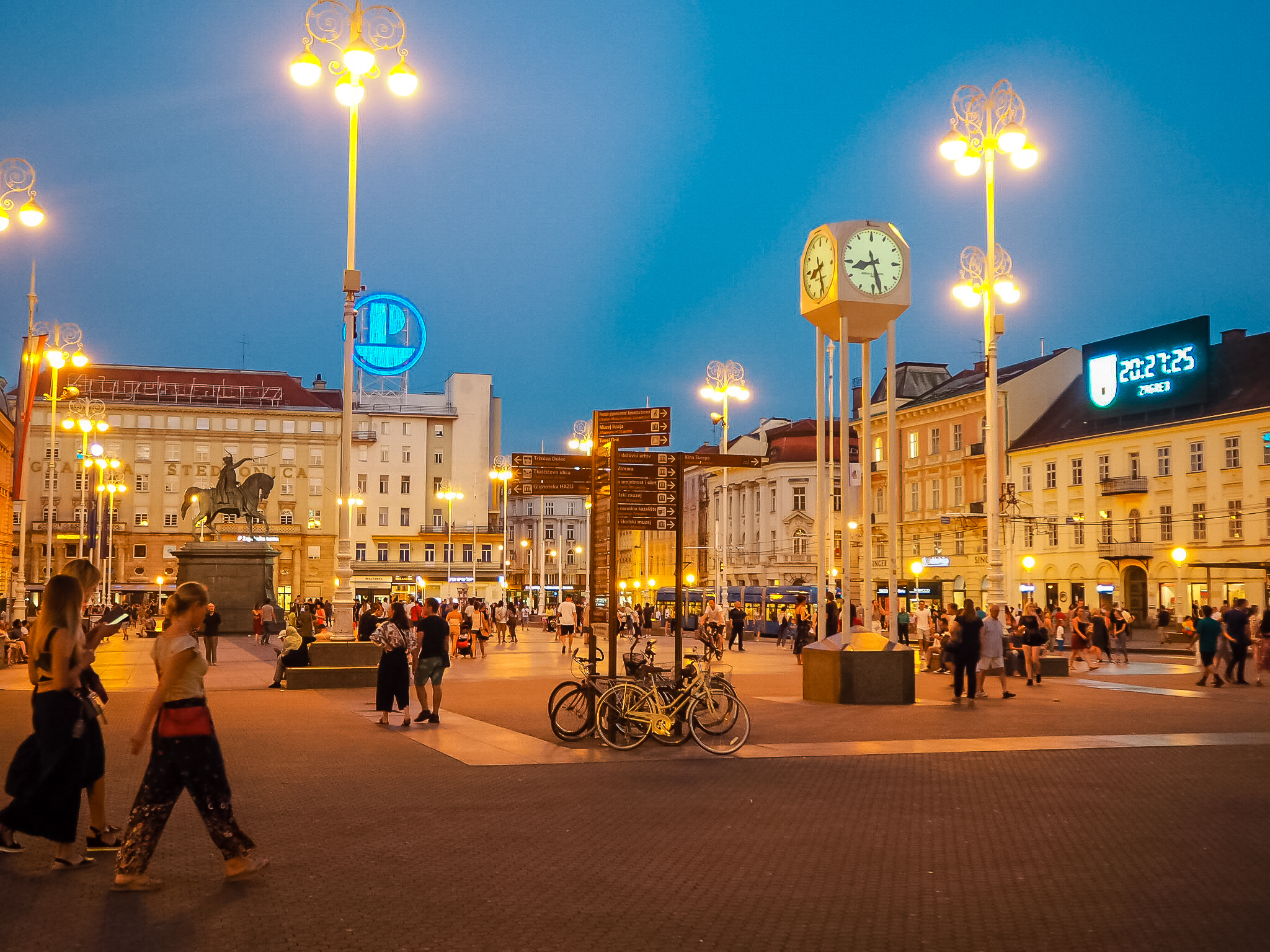 Ban Jelačić Square in Zagreb at dusk
