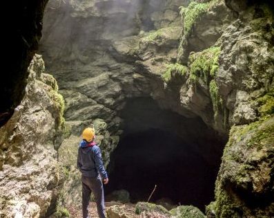 Grabovača Cave entrance near Perušić
